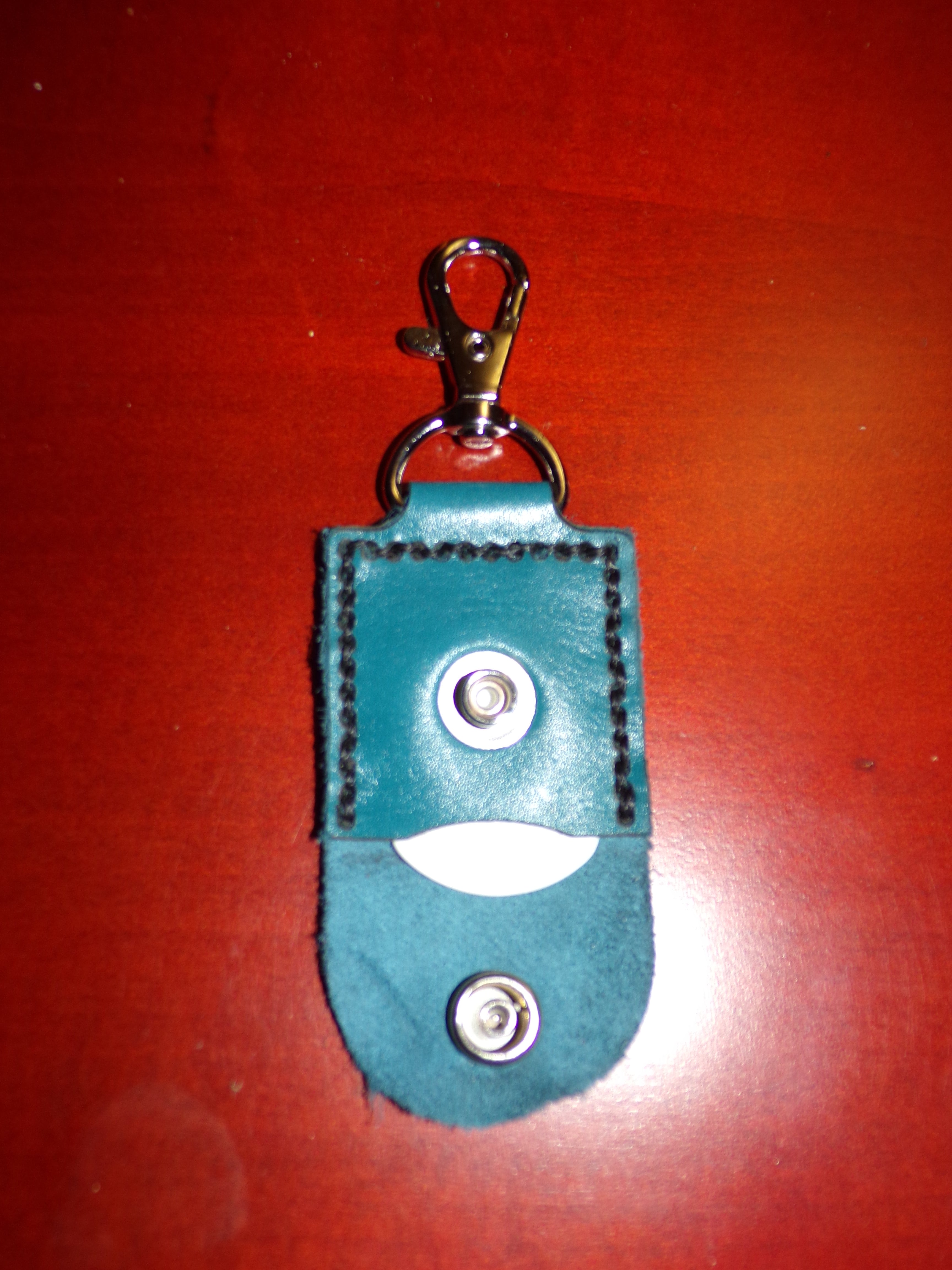 Llavero con soporte para tarjeta SD y foto de guitarra de cuero Styx