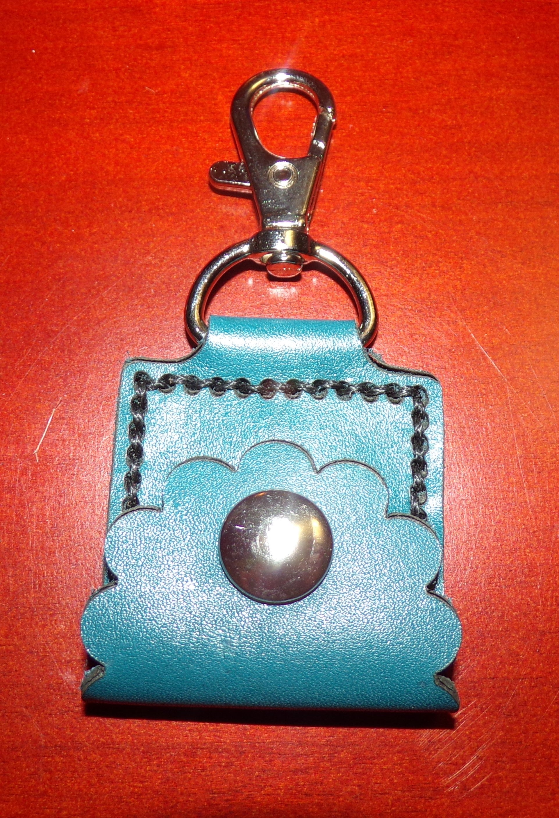 Llavero con soporte para tarjeta SD y foto de guitarra de cuero Styx