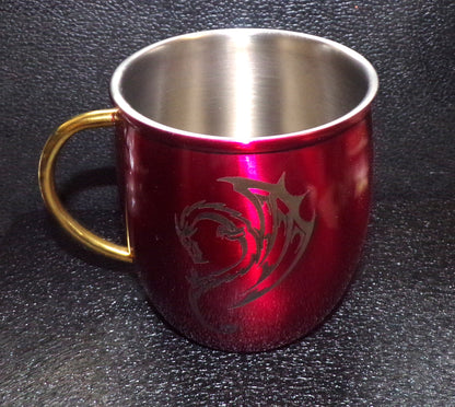 Taza Mule con grabado de dragón en color rojo