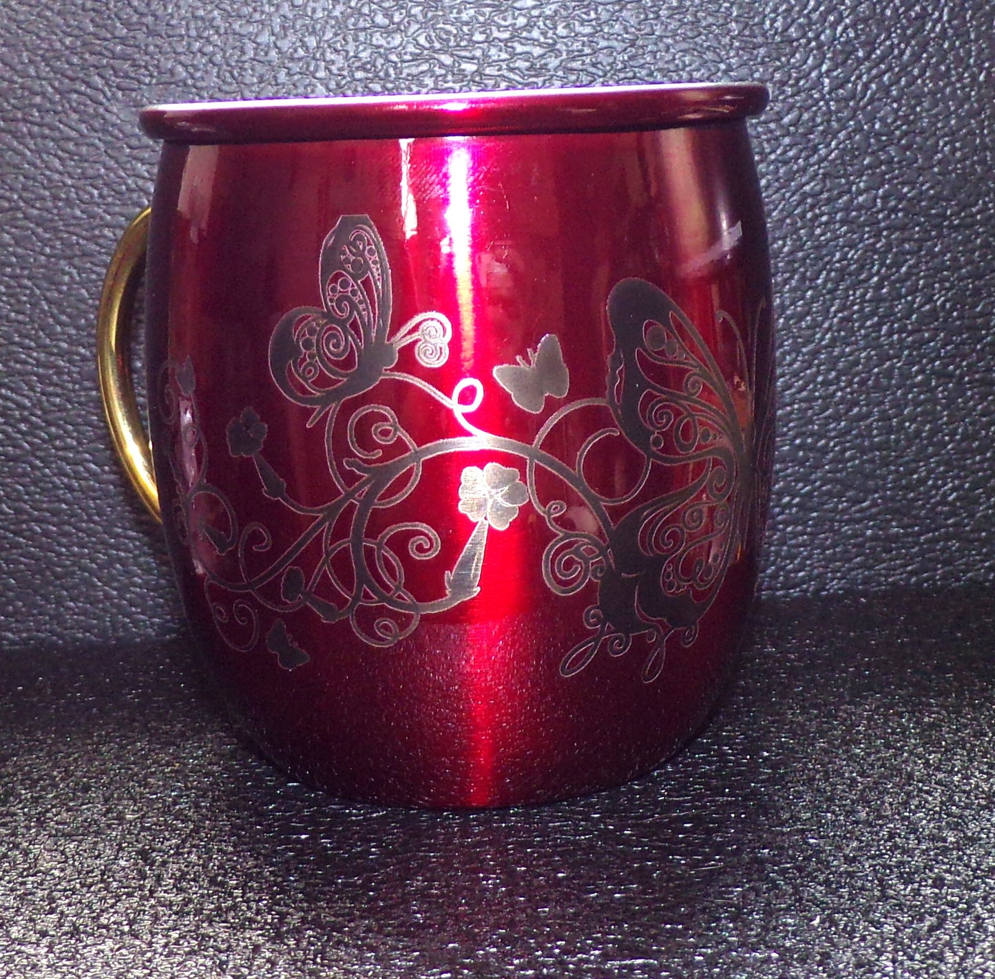 Mug Mule avec motif floral et papillon rouge