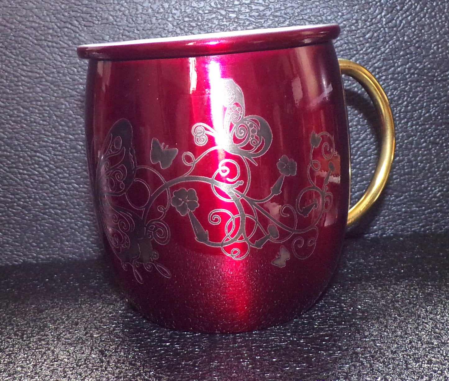 Mug Mule avec motif floral et papillon rouge