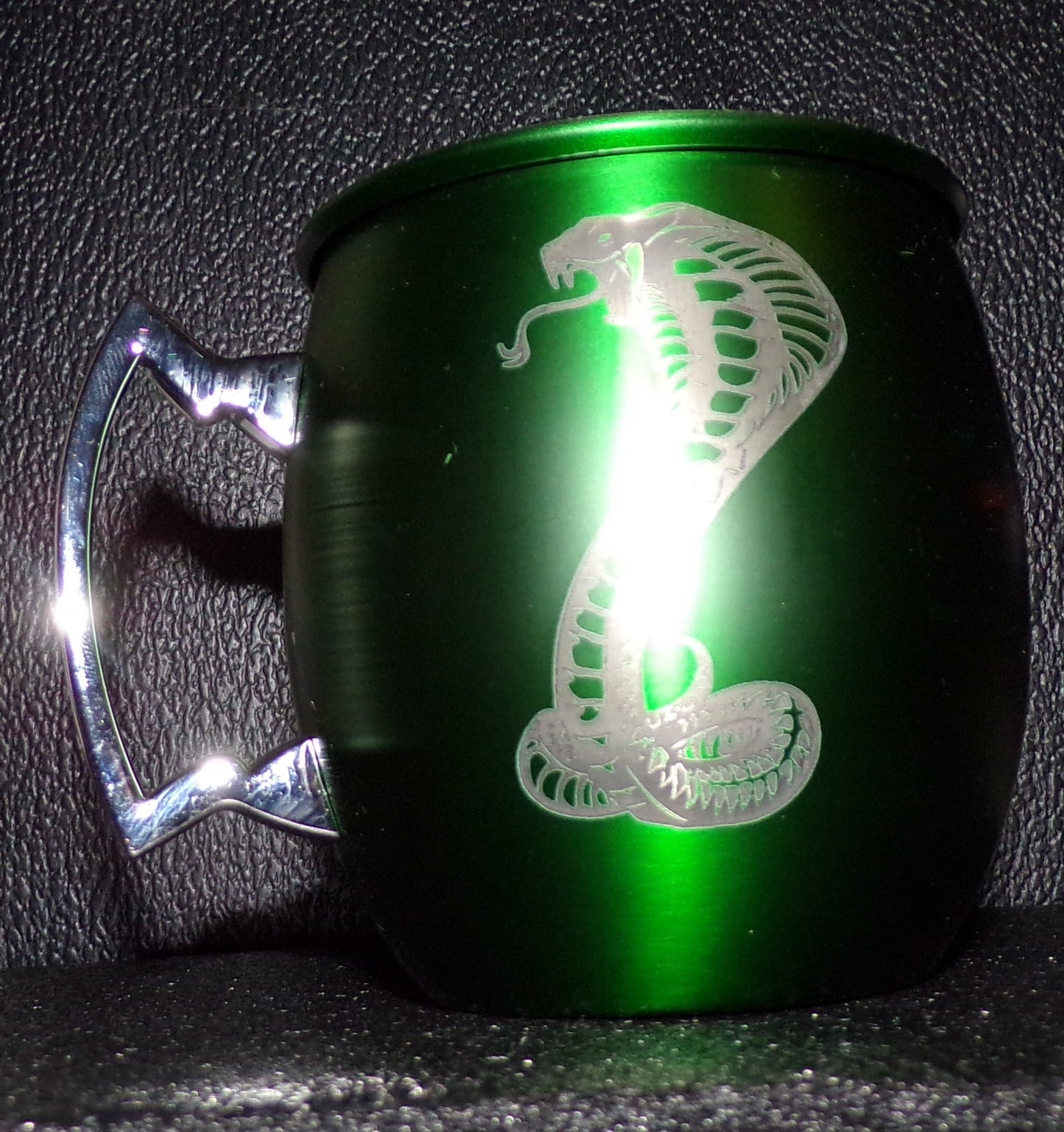 Mug Mule Cobra Serpent gravé Vert