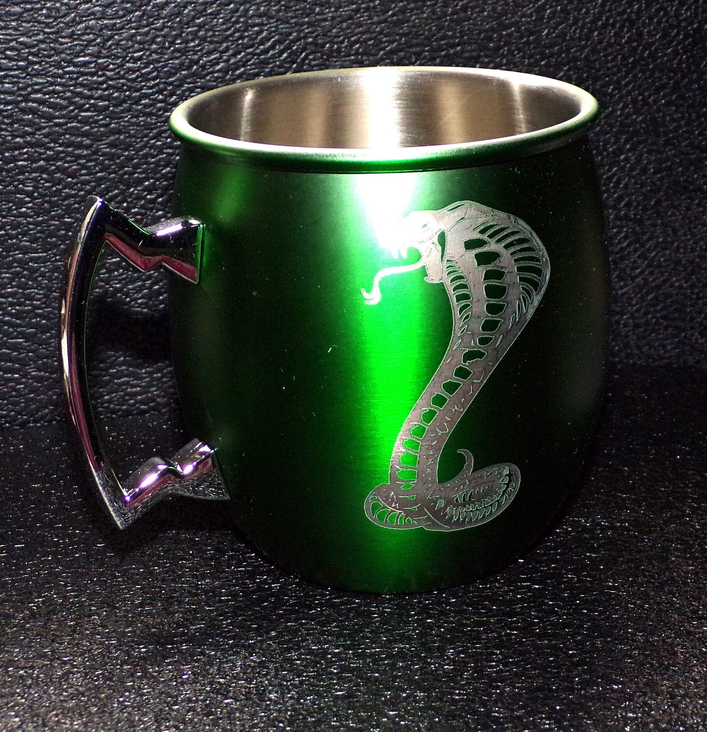 Mug Mule Cobra Serpent gravé Vert